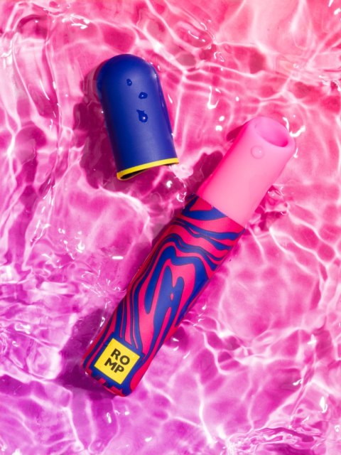 ROMP Lipstick – kompaktowy stymulator łechtaczki z technologią Pleasure Air™ ROMP Lipstick – kompaktowy stymulator łechtaczki z technologią Pleasure Air™